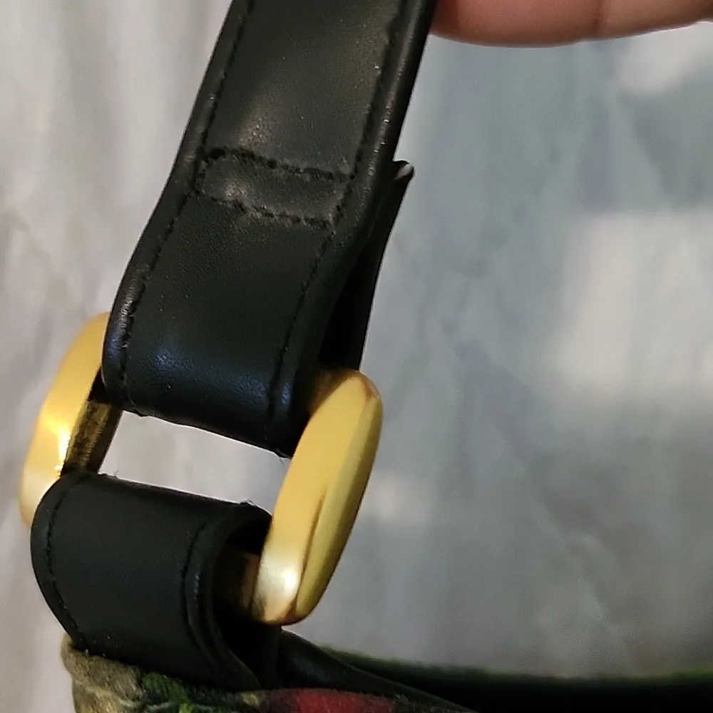 Bueno Shoulder Bag. (39) - Picture 4 of 13